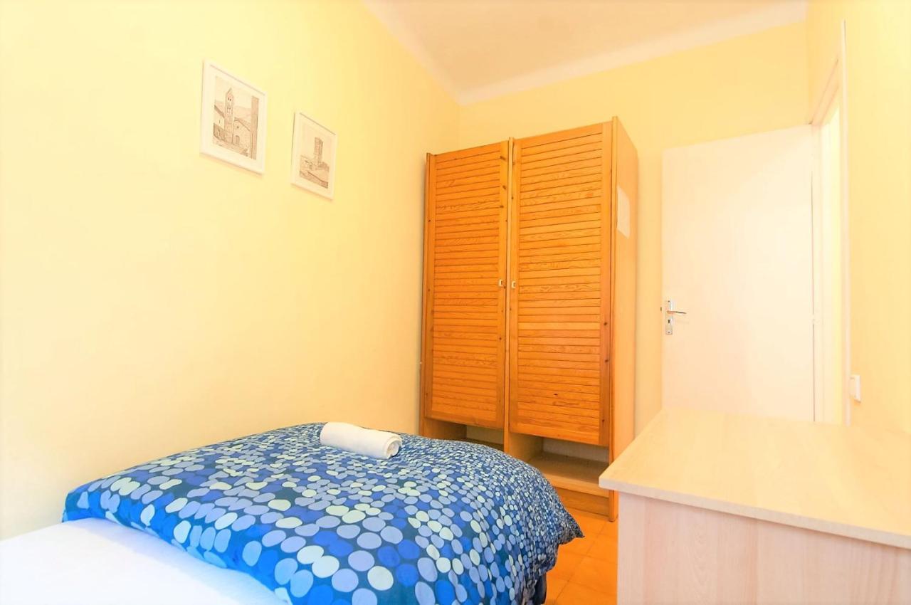 Pintor Pahissa Rooms Barcelona Exterior photo